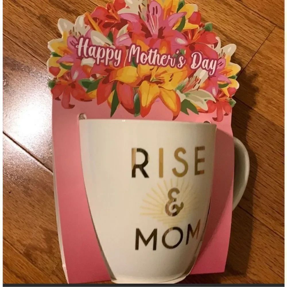 New Modern Expressions Mother's Day
large mug,
"Rise & Mom". 18.3 fl oz Gift